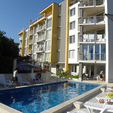Apartcomplex New Tawn 오브조르 외부 사진