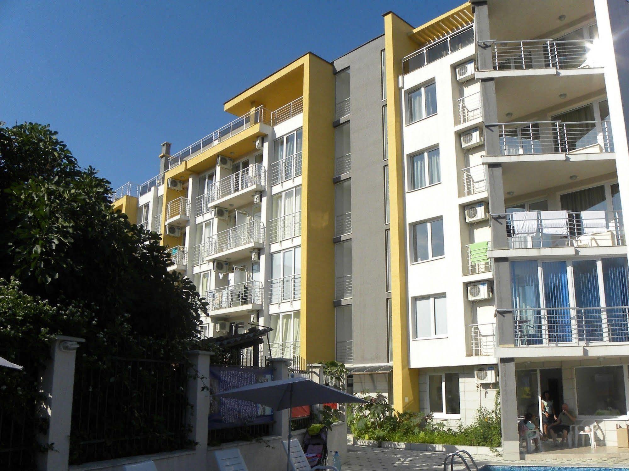 Apartcomplex New Tawn 오브조르 외부 사진